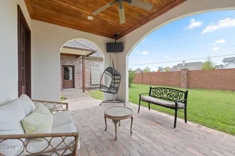 $340,000 | 11 Oakthorn Court, Youngsville, LA 70592