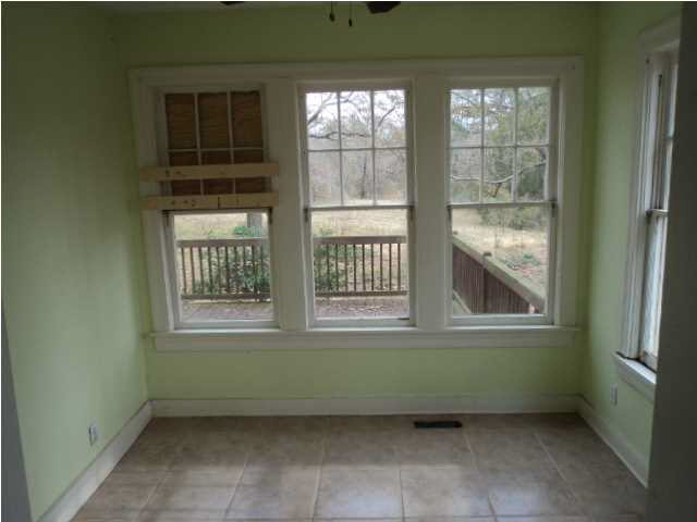 3916 Henderson Road Jackson, MS 39272 - Photo 8 of 19 Breakfast room.