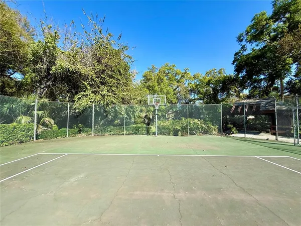 a view of a tennis court