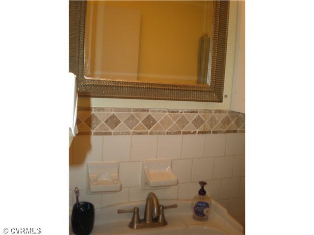 3109 North Parham Road, Unit 18 Henrico, VA 23294 - Photo 11 of 12 Other - stairway
