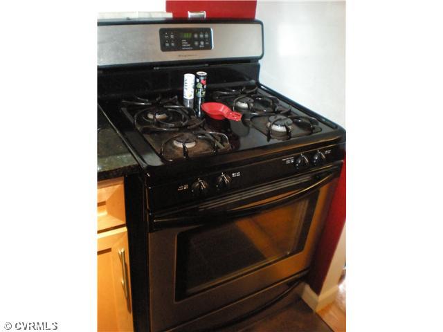 3109 North Parham Road, Unit 18 Henrico, VA 23294 - Photo 5 of 12 Kitchen - slate tile floor!