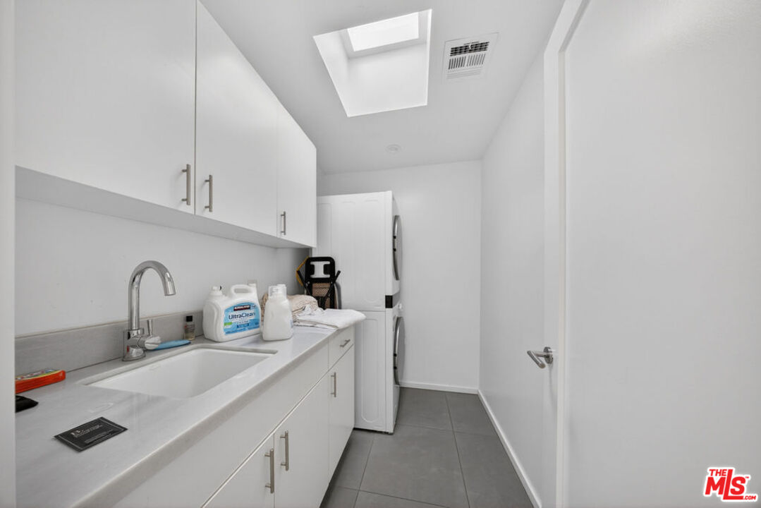 9716 Oak Pass Road Beverly Hills, CA 90210 - Photo 30 of 73