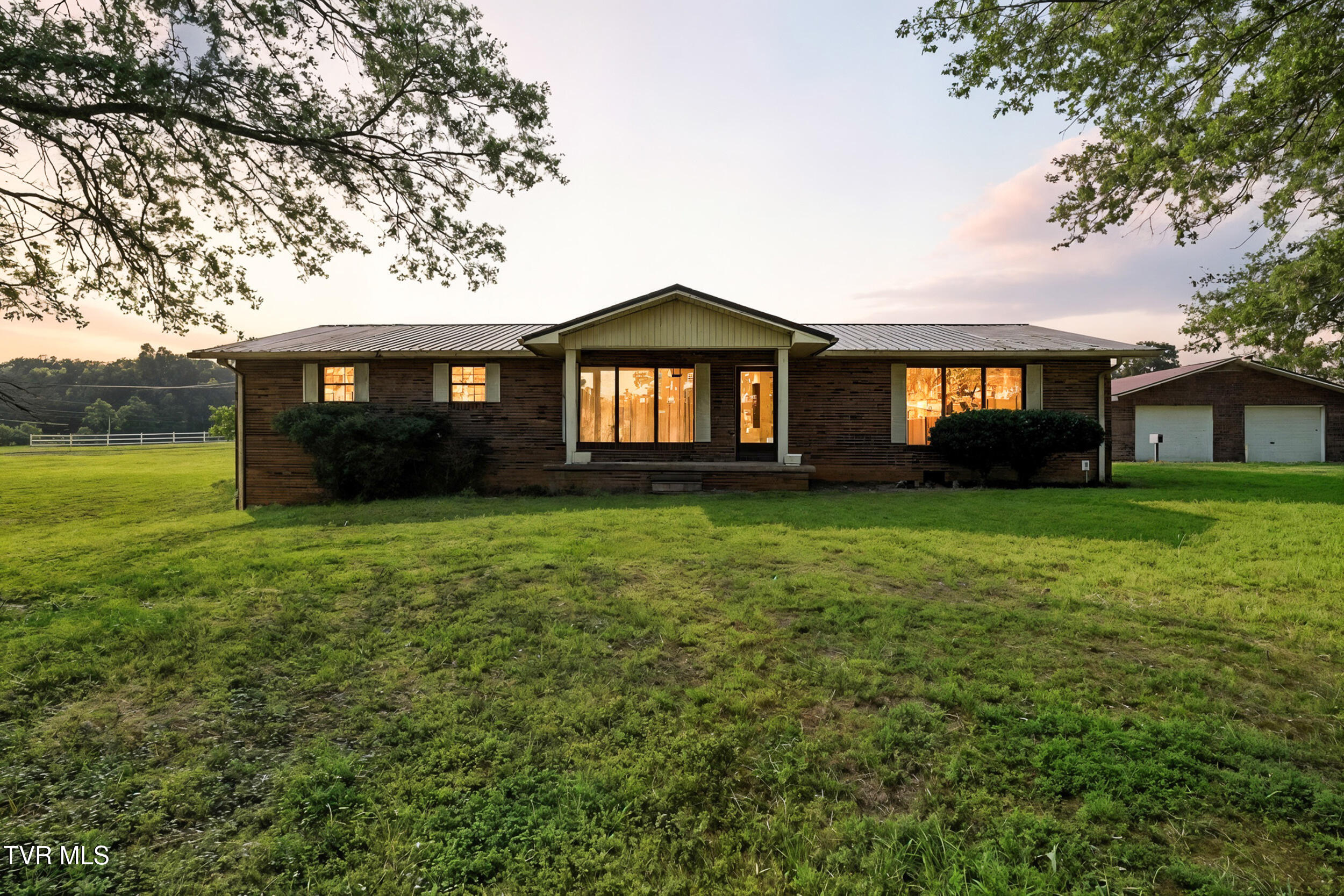 1_008_dsc01789_twilight_1ecdc585-1666-48