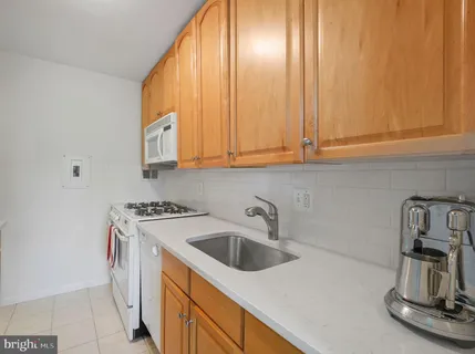 $229,500 | 4343 Cherry Hill Road, Unit 306, Arlington, VA 22207