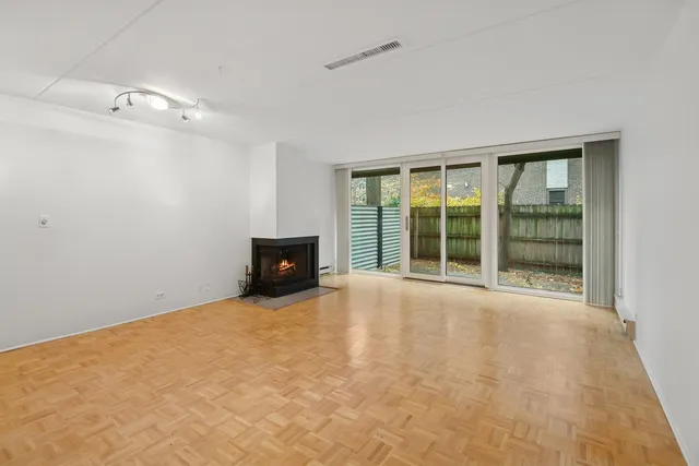 $449,000 | 840 Michigan Avenue, Unit 10, Evanston, IL 60202