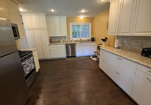 $379,000 | 2221 Texas Avenue South, St. Louis Park, MN 55426