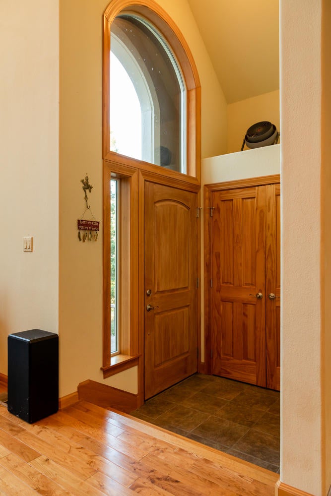 6818 Cooper's Hawk Road Klamath Falls, OR 97601 - Photo 16 of 43 6818CoopersHawkRd.-17