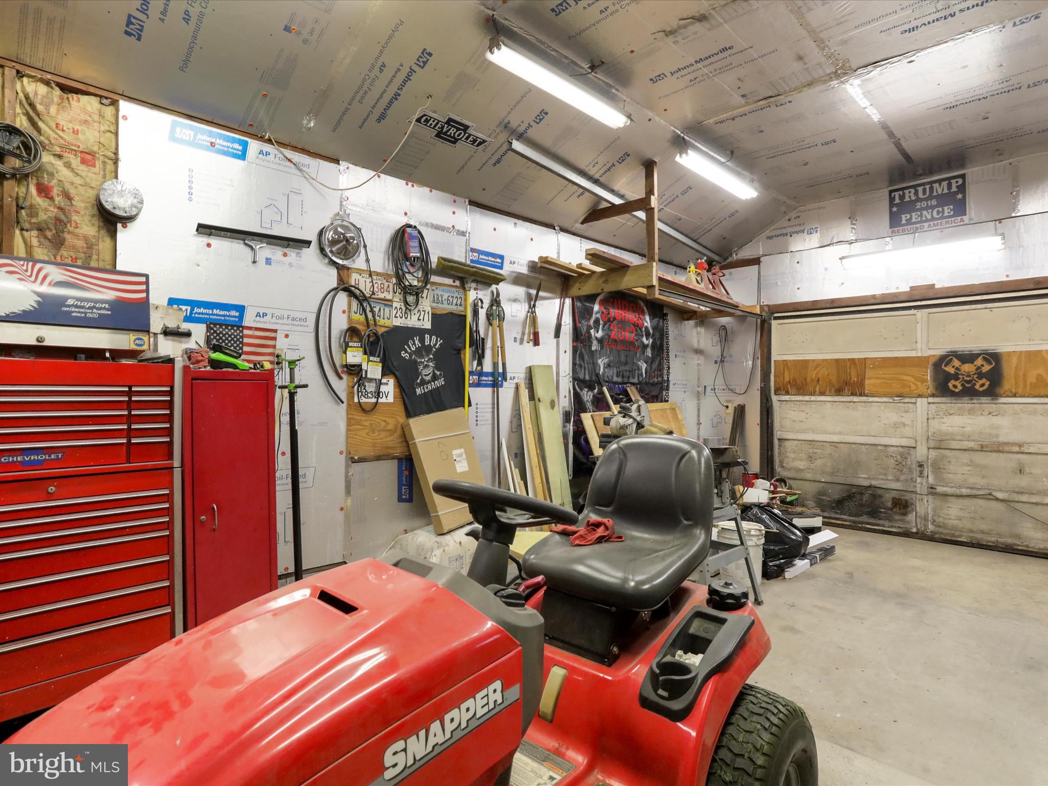 13517 Paradise Church Road Hagerstown, MD 21742 - Photo 25 of 38 a room with gym equipment