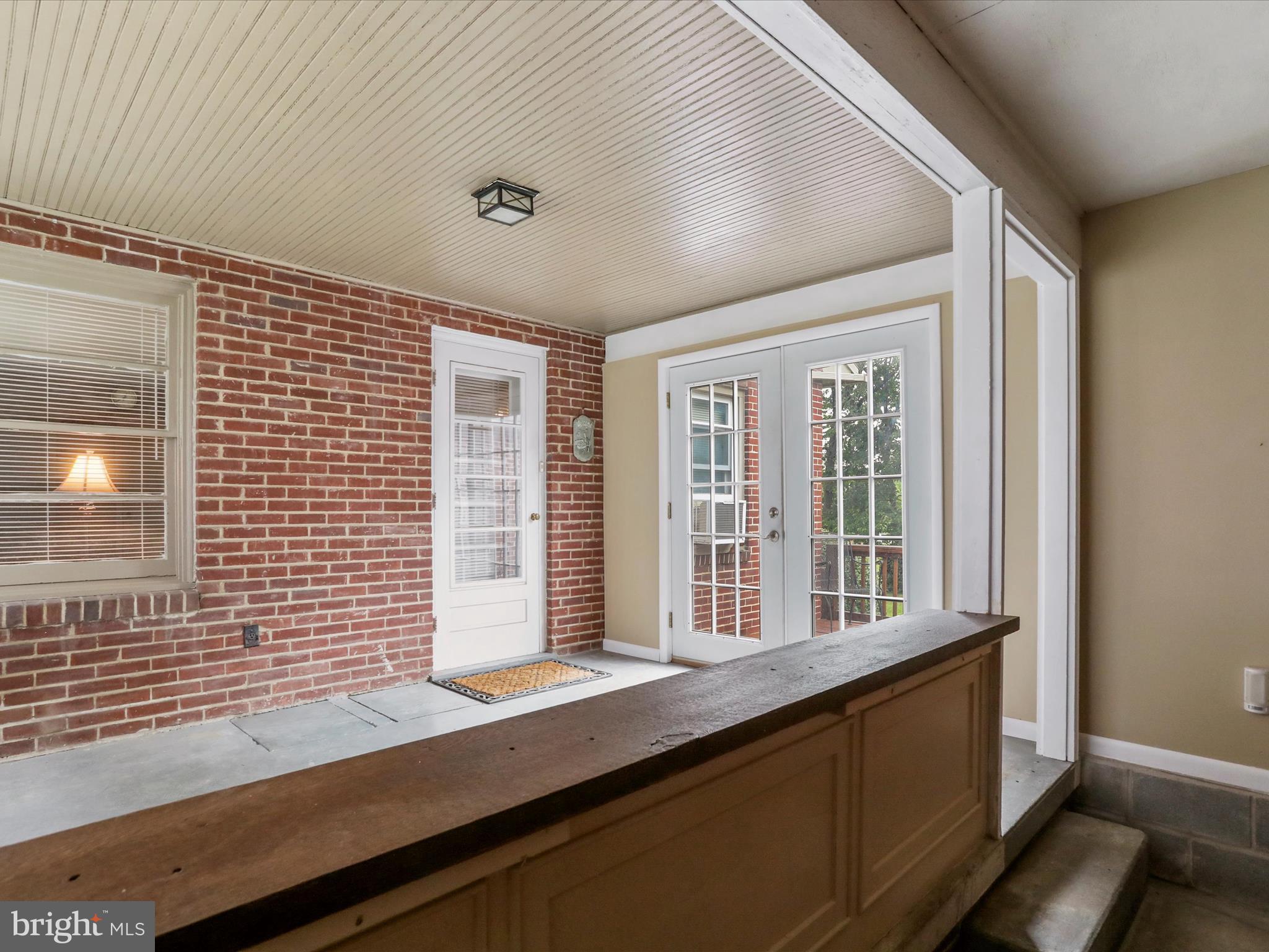 13517 Paradise Church Road Hagerstown, MD 21742 - Photo 29 of 38 a large room with a large window