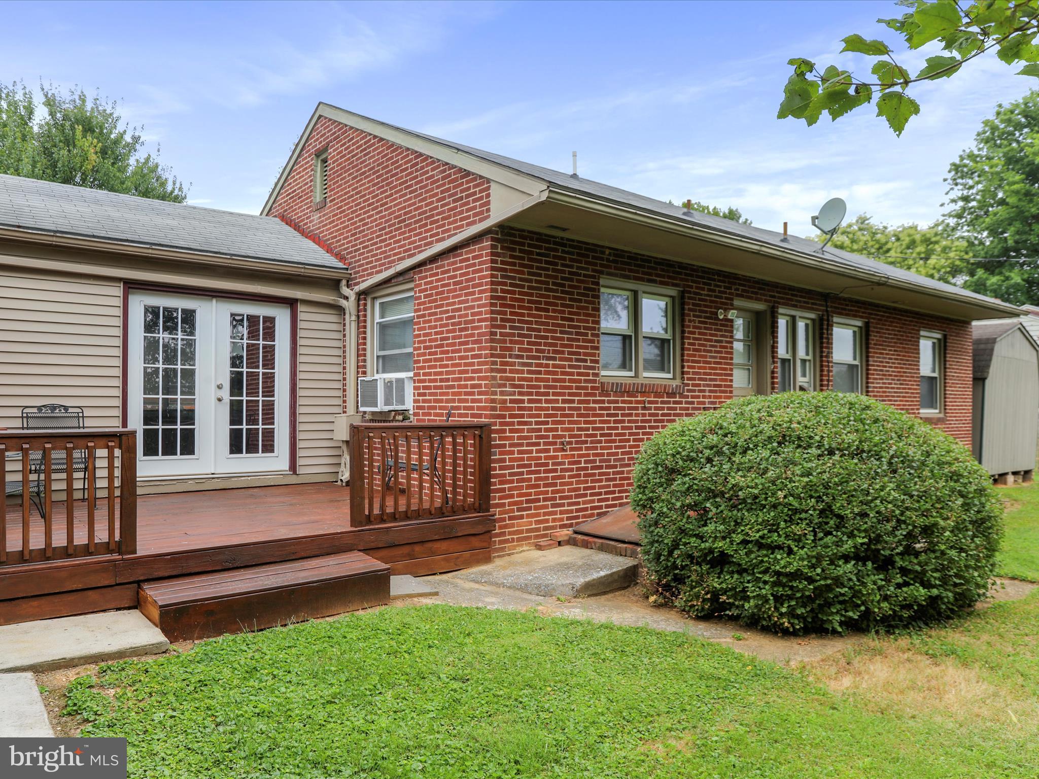 13517 Paradise Church Road Hagerstown, MD 21742 - Photo 31 of 38 a front view of a house with a garden