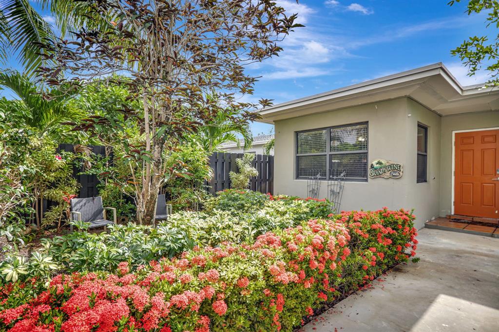 1404 Northeast 2nd Ave  