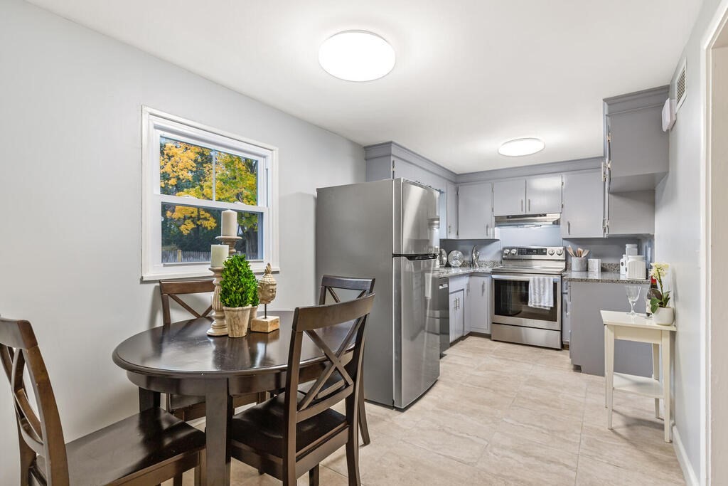 8 Dunster Road Framingham, MA 01702 - Photo 5 of 12 Gallery Image 5