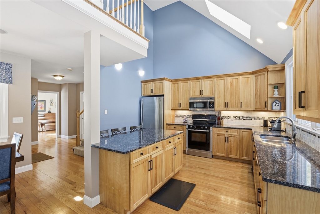 15 Gilson Road Groton, MA 01450 - Photo 5 of 38