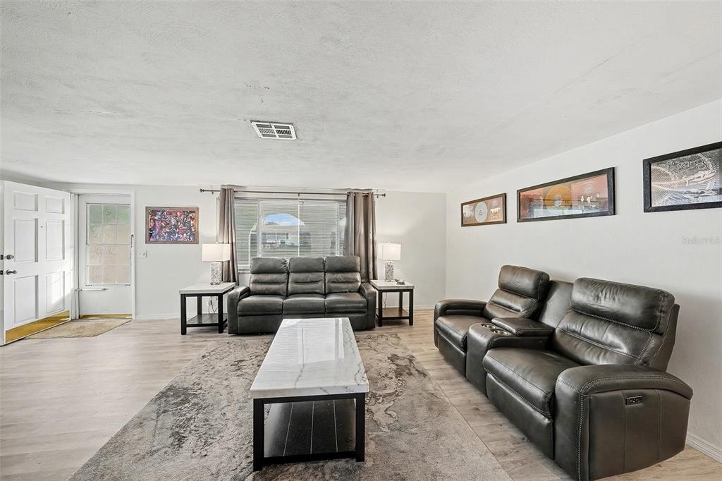 5725 Thrush Drive New Port Richey, FL 34652 - Photo 3 of 16