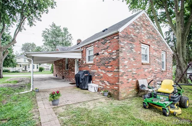 $180,000 | 405 East Arch Street, Jerseyville, IL 62052