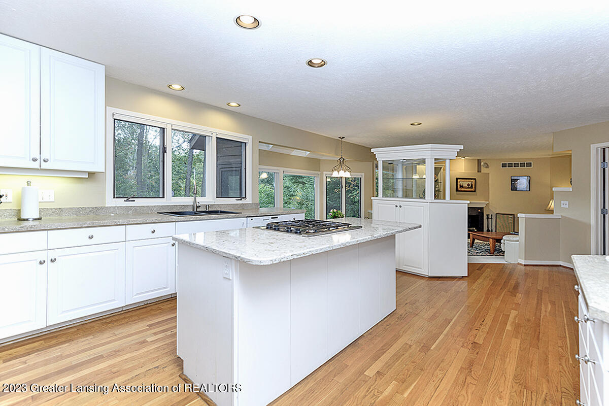 4335 Aztec Way Okemos, MI 48864 - Photo 14 of 41 15