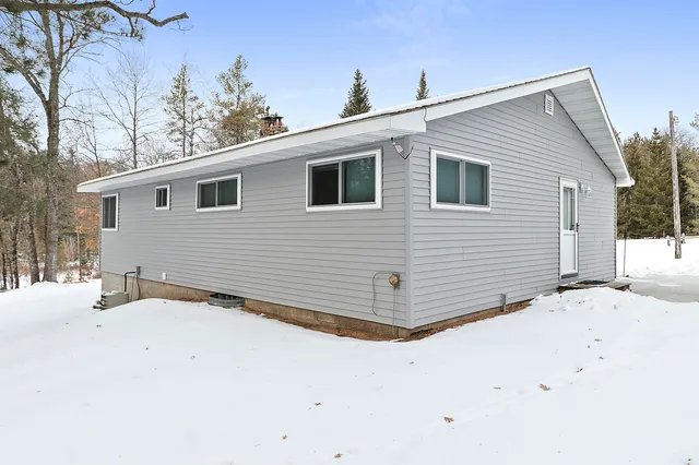$275,000 | N11144 Bunny Bay Lane, Athelstane, WI 54104