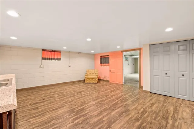 an empty room with an entryway