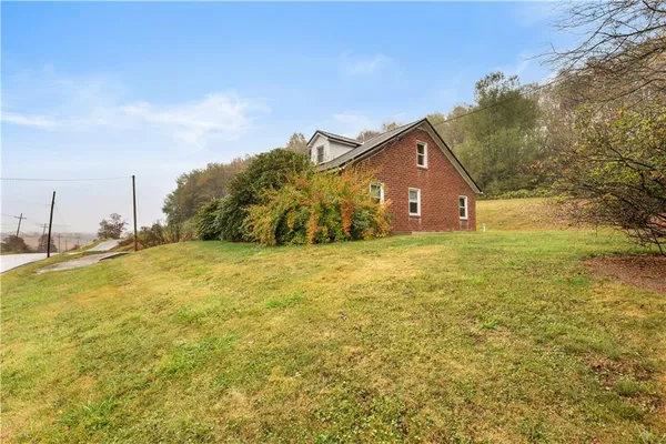 $195,000 | 3781 Glades Pike, Somerset, PA 15501