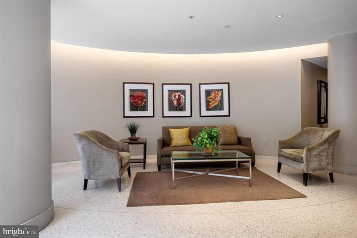 4101 Cathedral Avenue Northwest, Unit 409 Washington, DC 20016 - Photo 4 of 21 Lobby