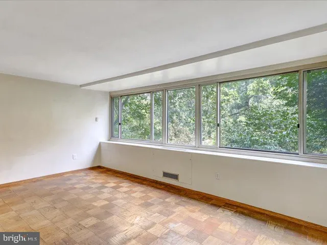 $150,000 | 4101 Cathedral Avenue Northwest, Unit 409, Washington, DC 20016