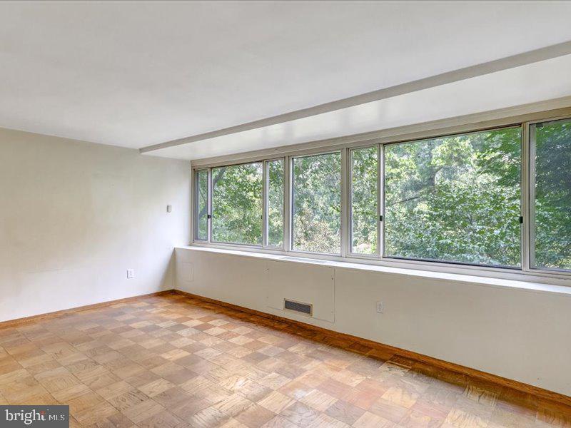 4101 Cathedral Avenue Northwest, Unit 409 Washington, DC 20016 - Photo 9 of 21