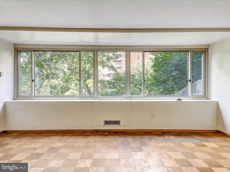 4101 Cathedral Avenue Northwest, Unit 409 Washington, DC 20016 - Photo 10 of 21