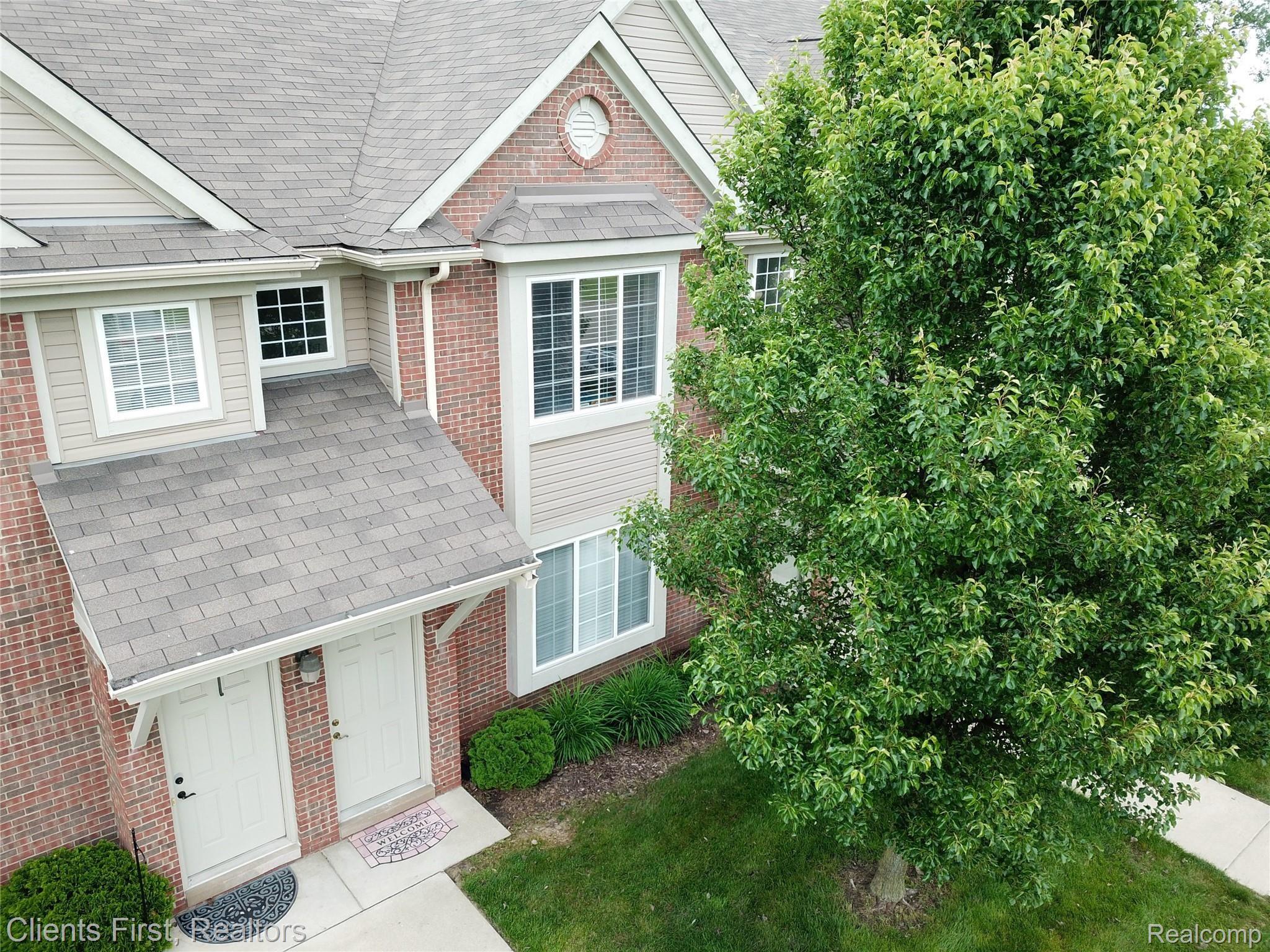 34096 Utica Road Fraser, MI 48026 - Photo 2 of 20 Front