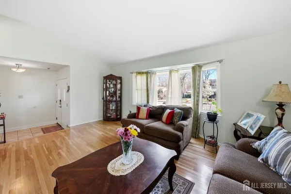 $749,000 | 12 Boxwood Road, Piscataway, NJ 08854