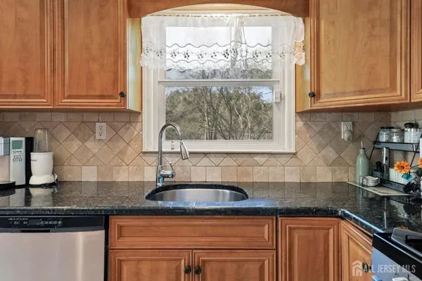 $749,000 | 12 Boxwood Road, Piscataway, NJ 08854