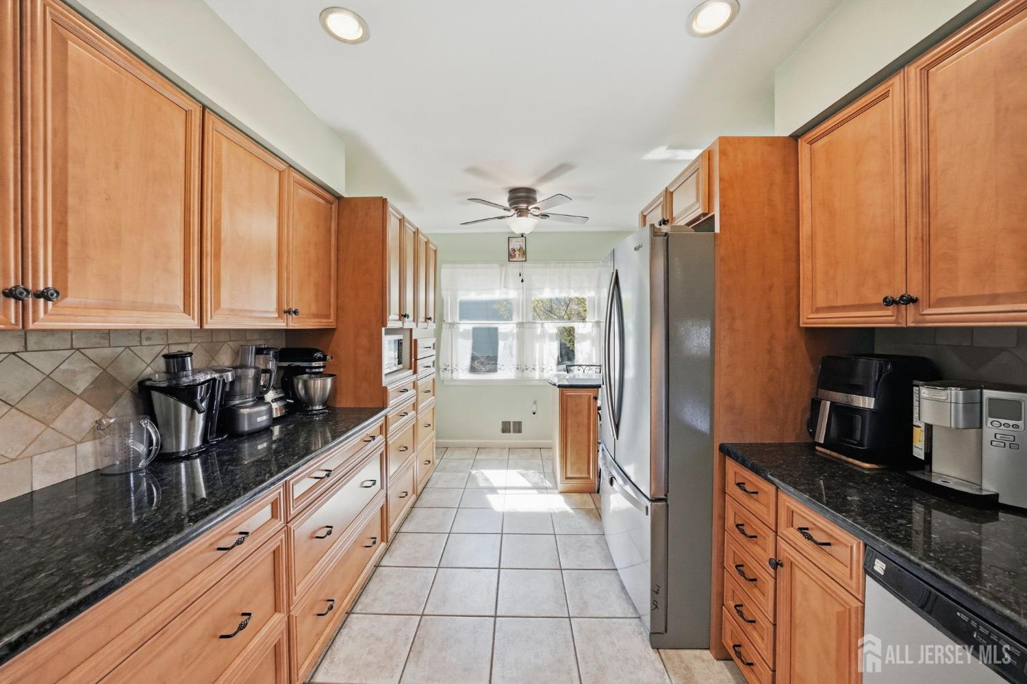 12 Boxwood Road Piscataway, NJ 08854 - Photo 27 of 66