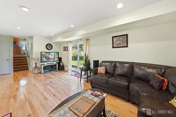 $749,000 | 12 Boxwood Road, Piscataway, NJ 08854