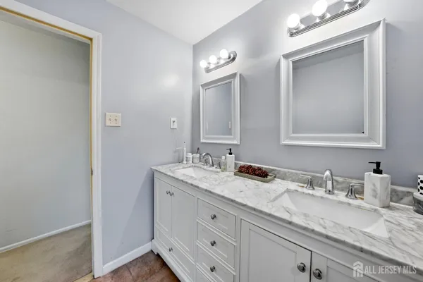 $749,000 | 12 Boxwood Road, Piscataway, NJ 08854