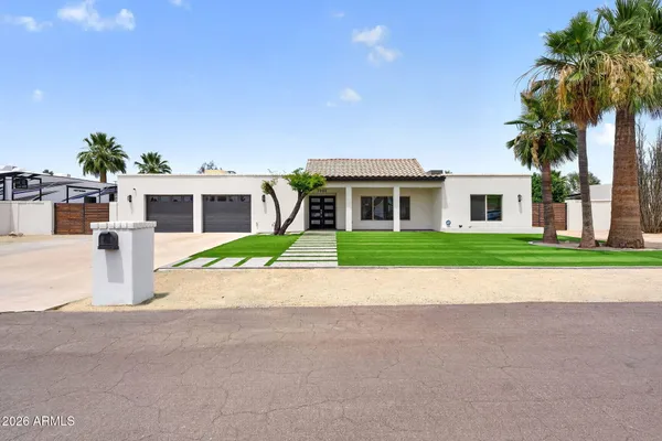 $1,300,000 | 7222 West John Cabot Road, Glendale, AZ 85308