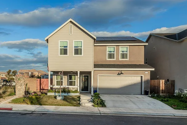 $519,500 | 3301 La Mirada, Clovis, CA 93619