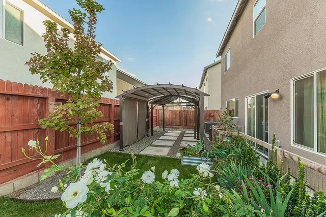 $549,000 | 3301 La Mirada, Clovis, CA 93619