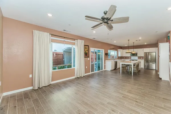 $519,500 | 3301 La Mirada, Clovis, CA 93619