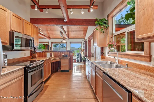 $5,999,900 | 8562 South Gozzer Road, Harrison, ID 83833