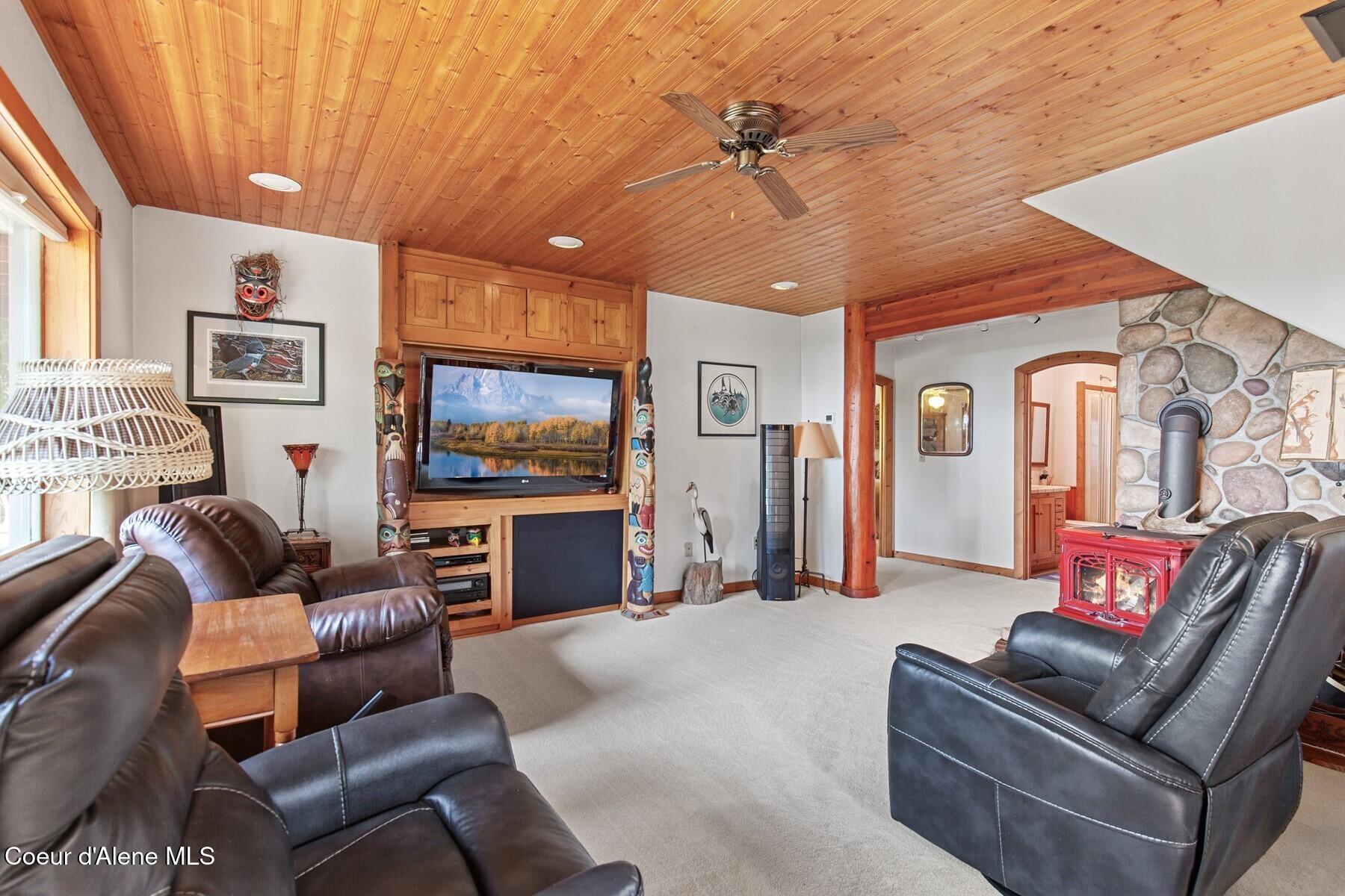 8562 South Gozzer Road Harrison, ID 83833 - Photo 19 of 40 Family Room lower main