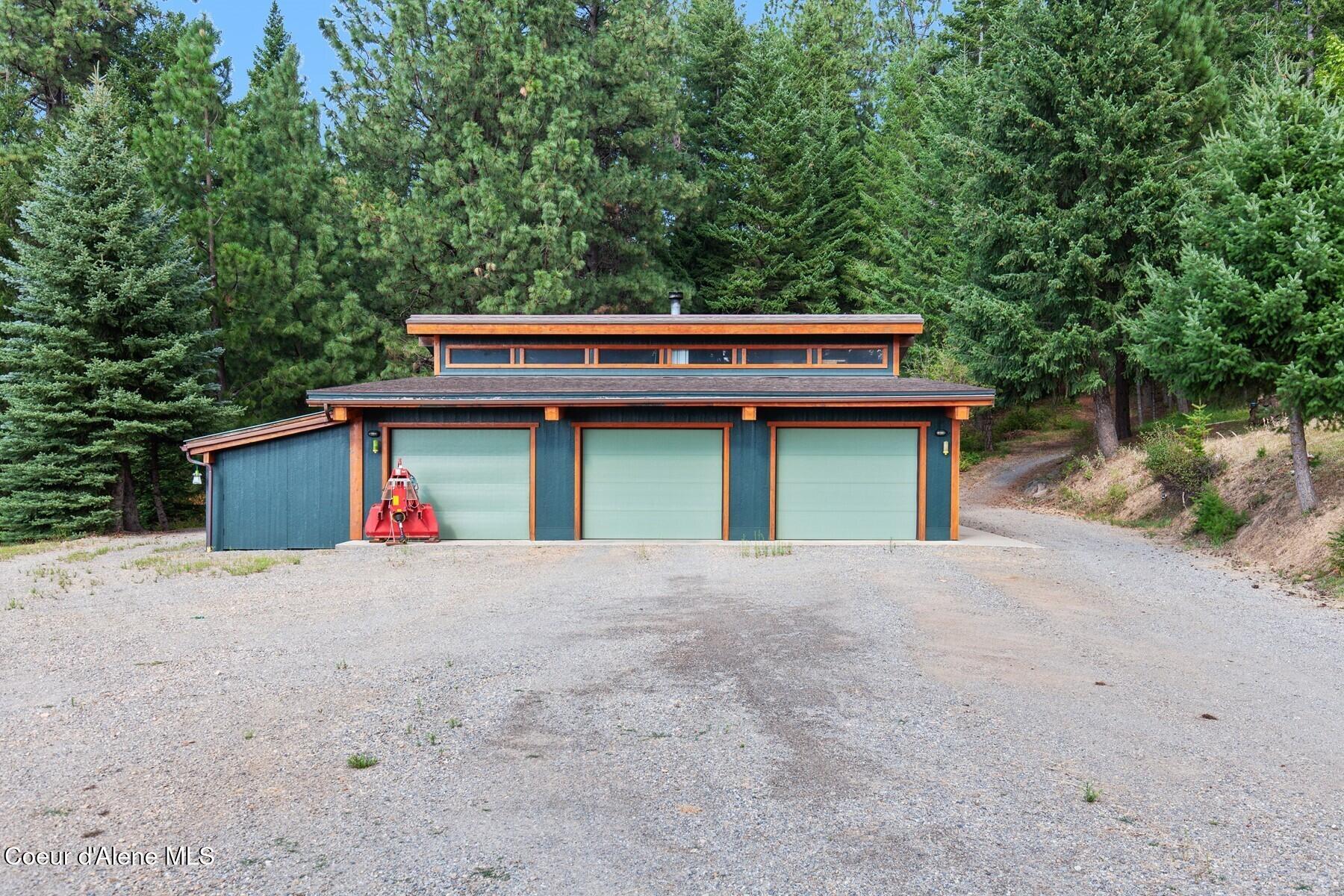 8562 South Gozzer Road Harrison, ID 83833 - Photo 30 of 40 Shop with 3 car garage