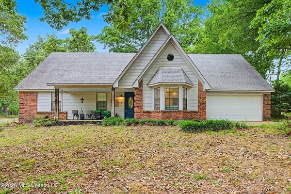 $385,000 | 2601 Birch Island Drive, Nesbit, MS 38651