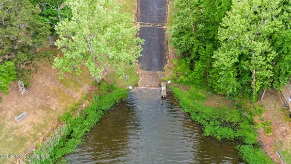 $385,000 | 2601 Birch Island Drive, Nesbit, MS 38651