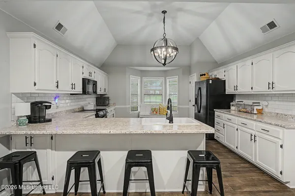 $385,000 | 2601 Birch Island Drive, Nesbit, MS 38651