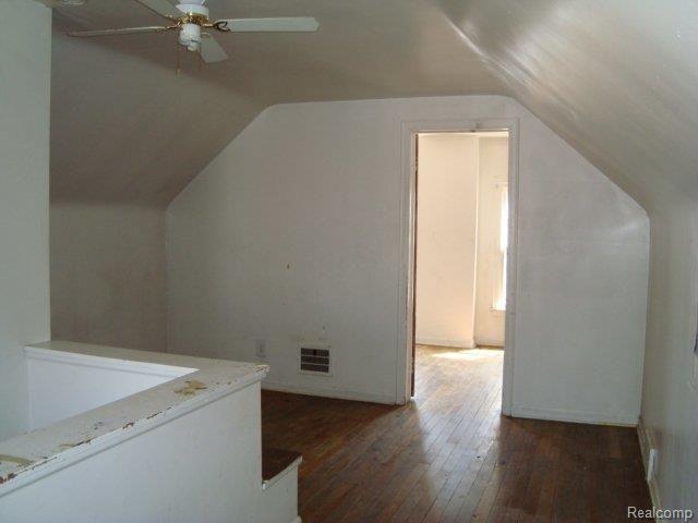 3025 Moore Street Inkster, MI 48141 - Photo 13 of 13 261-899744 Upper Bedroom