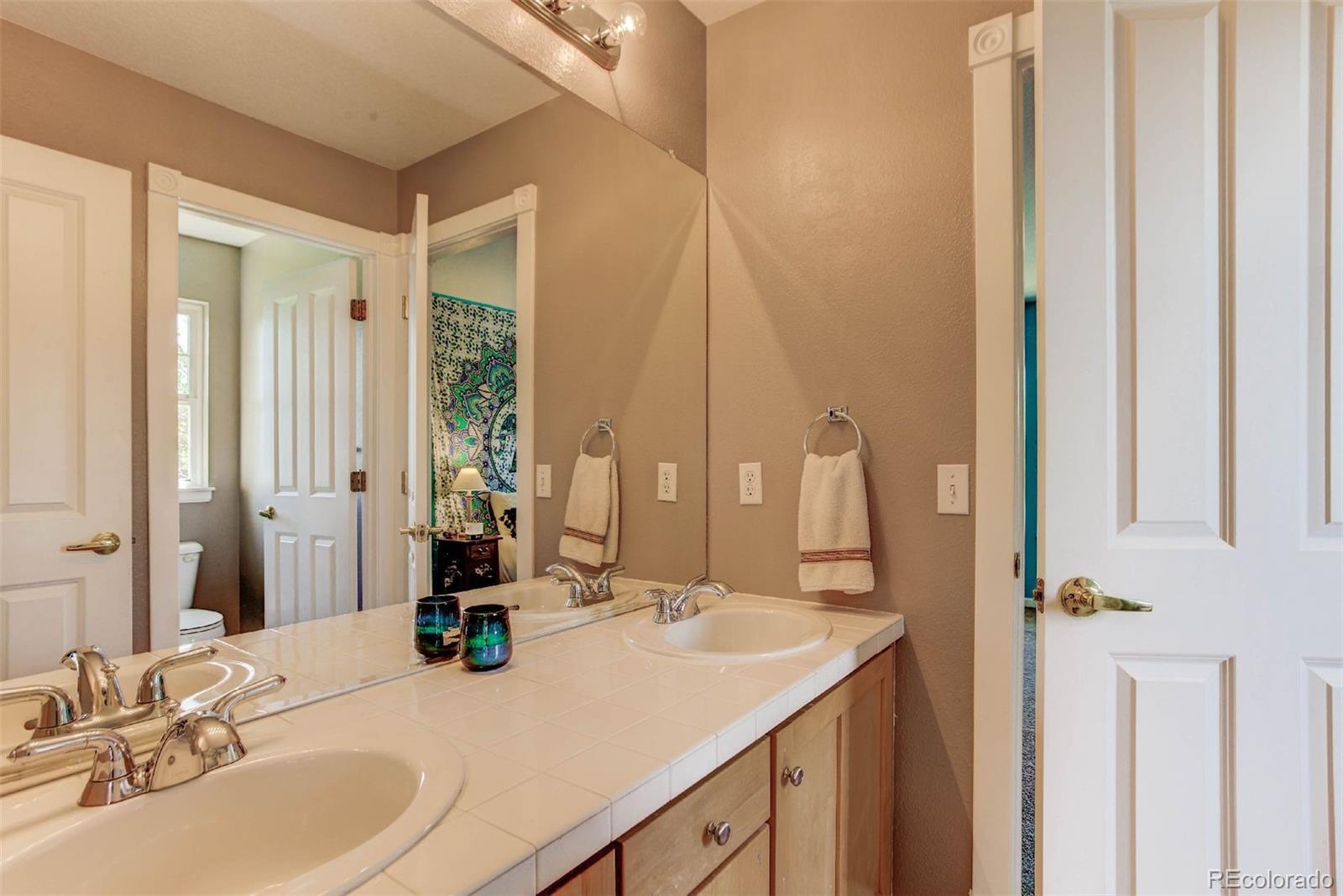 2190 Creekside Point Highlands Ranch, CO 80129 - Photo 18 of 33 Gallery Image 18