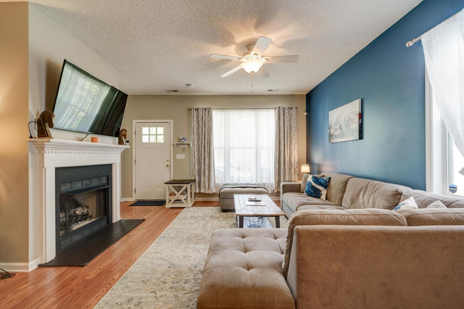 1031 Dual Parks Road Apex, NC 27502 - Photo 3 of 35 Living Room
