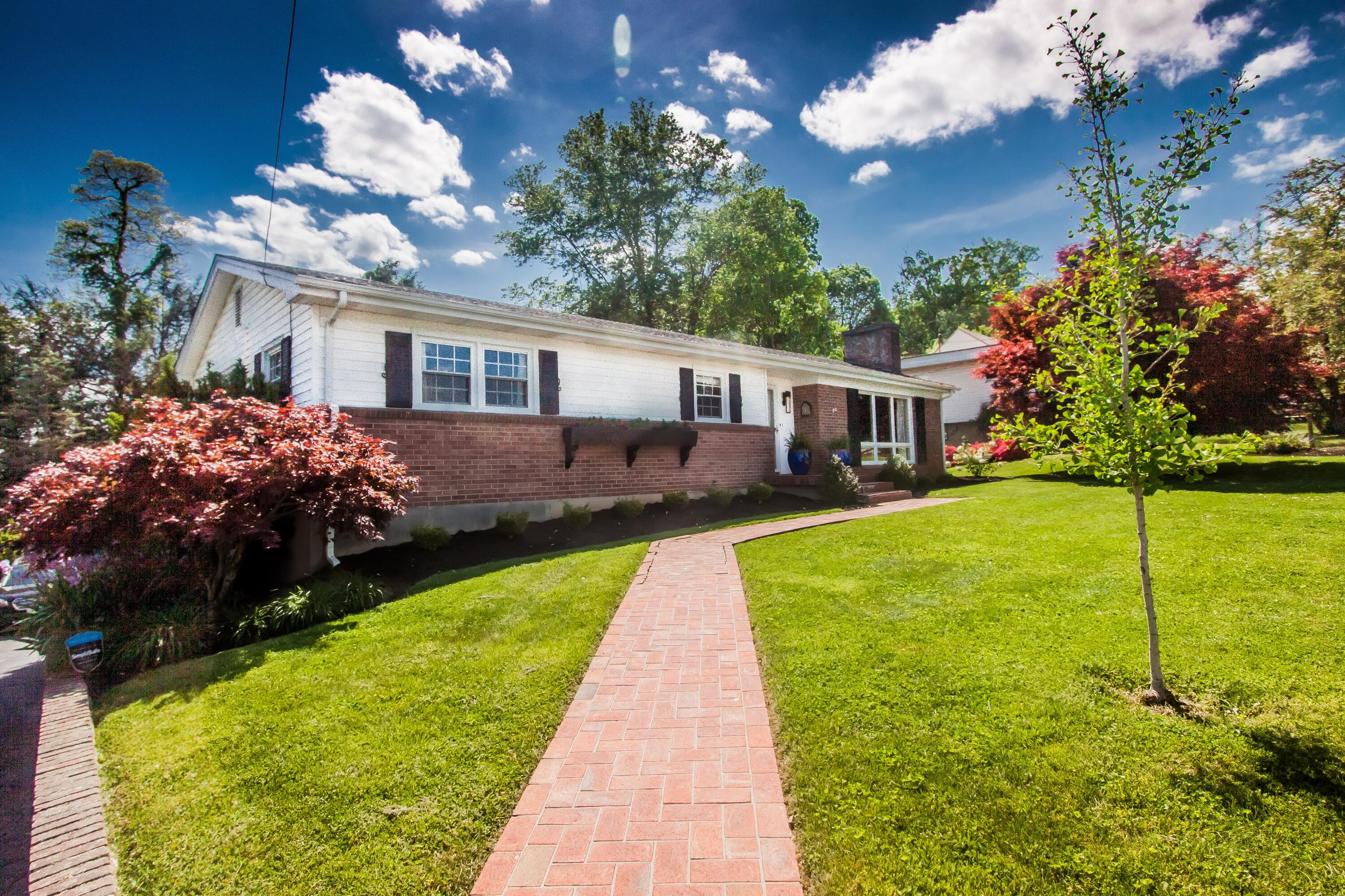 234 Haverhill Road Bristol, VA 24201 - Photo 4 of 24 IMG_3423-HDR