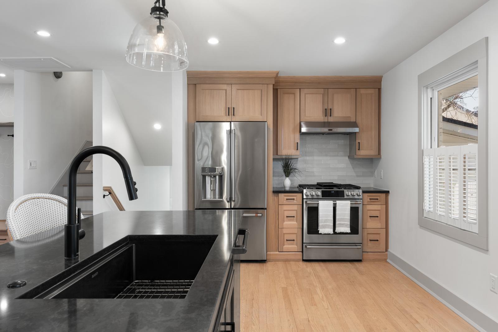 412 Palm Street Mount Pleasant, SC 29464 - Photo 8 of 57 13