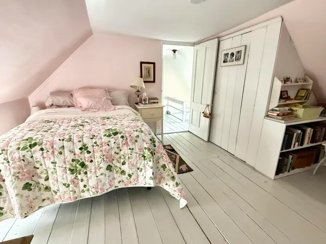 $395,000 | 7 Mountain Street, Vinalhaven, ME 04863