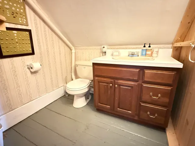 $395,000 | 7 Mountain Street, Vinalhaven, ME 04863